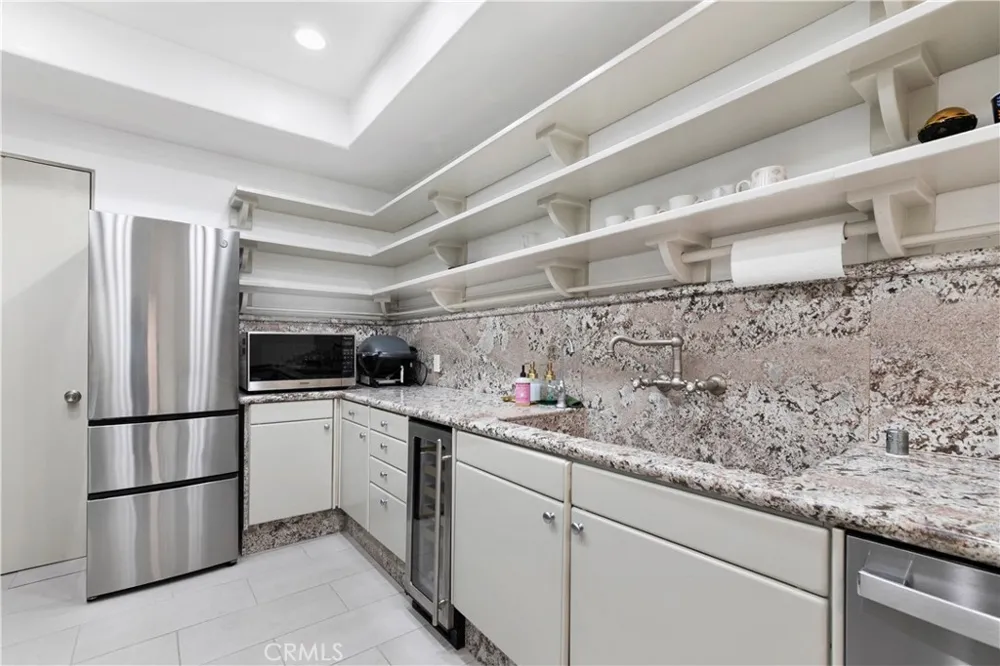 1356 Summitridge Beverly Hills, CA 90210