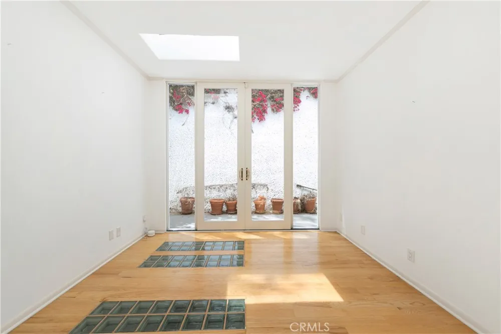 1356 Summitridge Beverly Hills, CA 90210