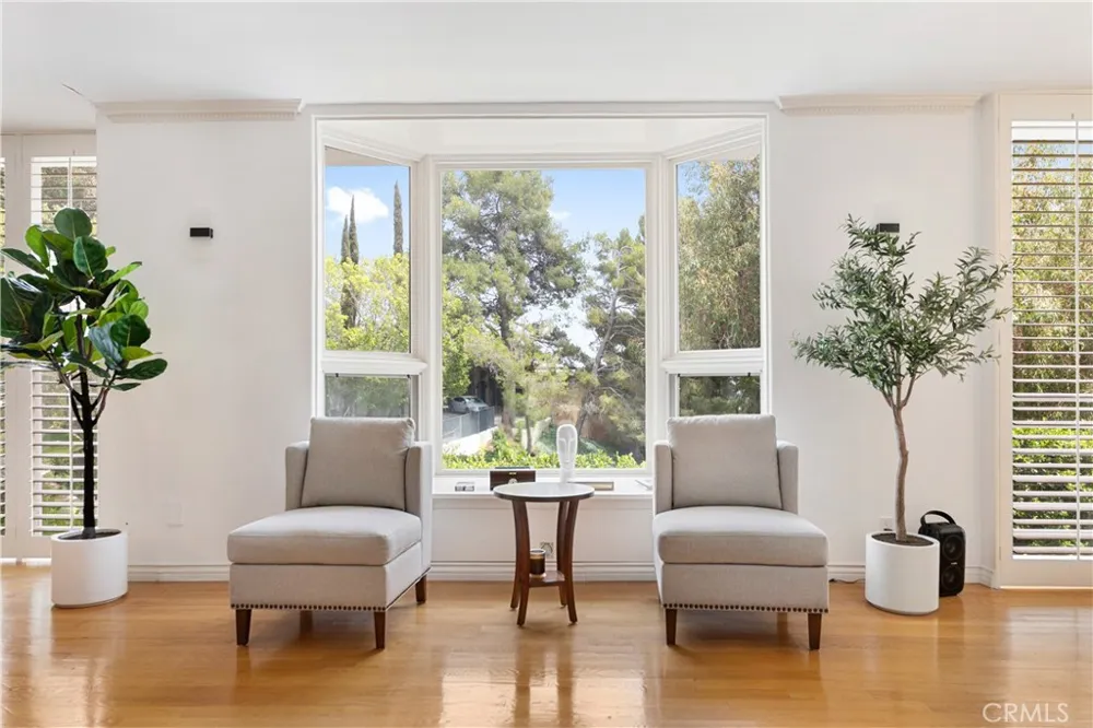 1356 Summitridge Beverly Hills, CA 90210
