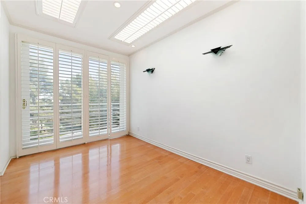 1356 Summitridge Beverly Hills, CA 90210