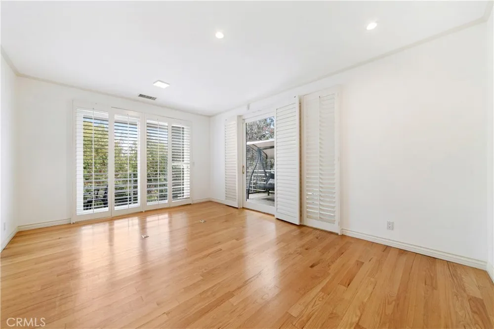 1356 Summitridge Beverly Hills, CA 90210