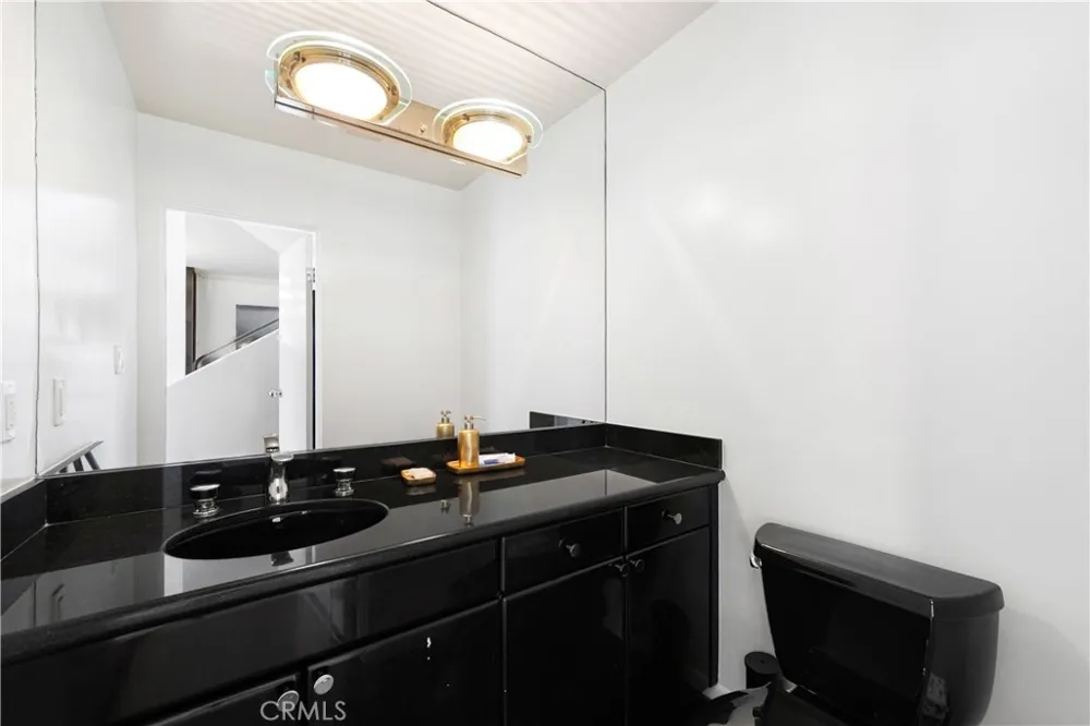 1356 Summitridge Beverly Hills, CA 90210