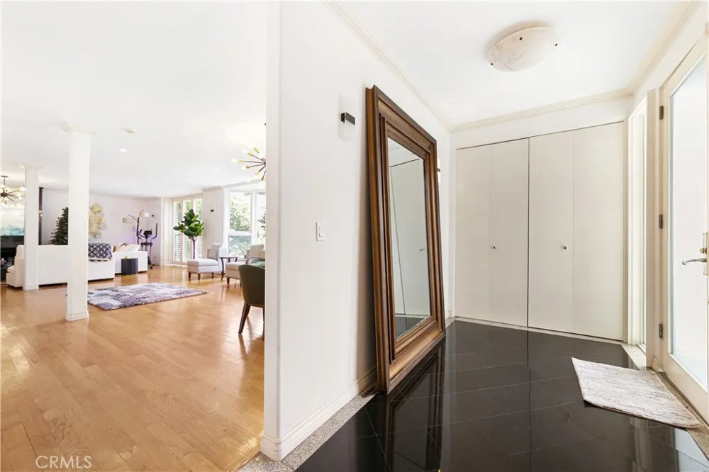 1356 Summitridge Beverly Hills, CA 90210