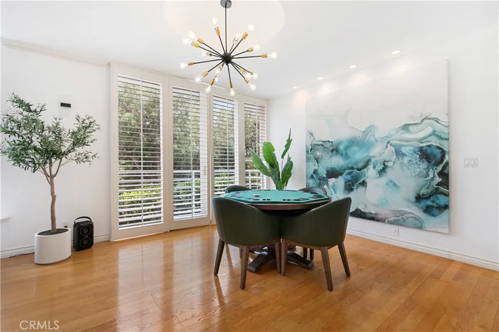1356 Summitridge Beverly Hills, CA 90210