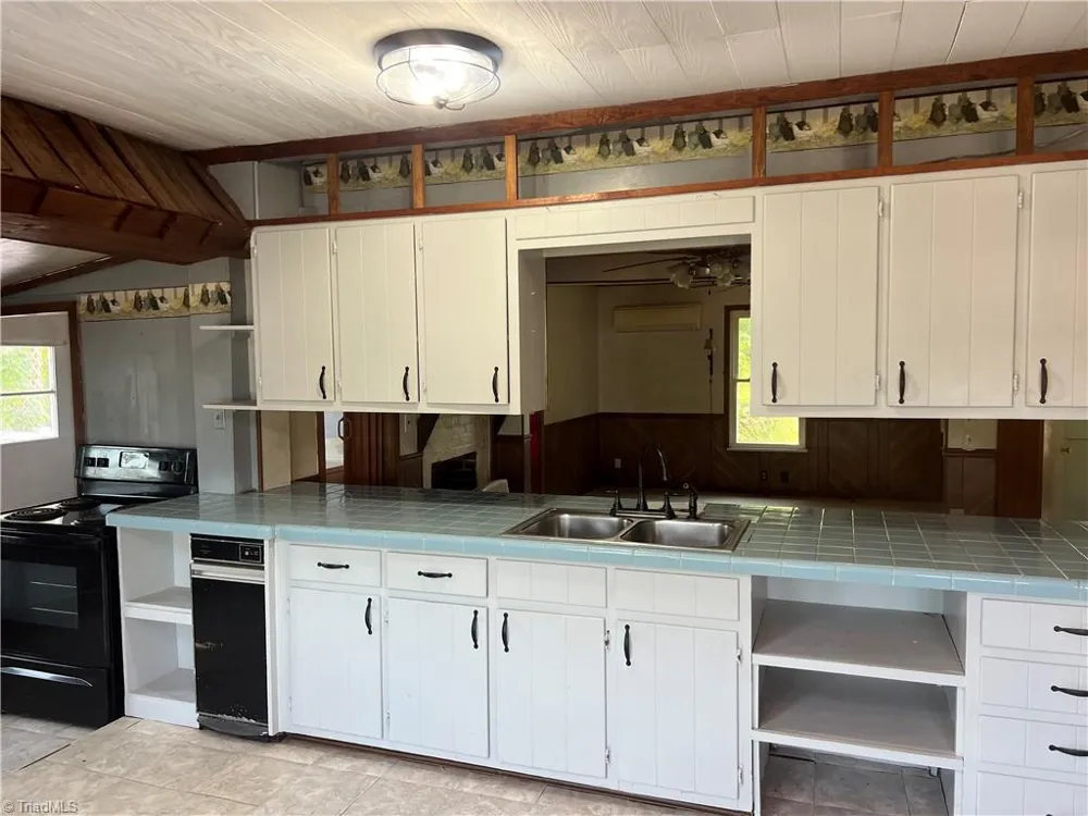 4470 Burton Road Thomasville, NC 27360