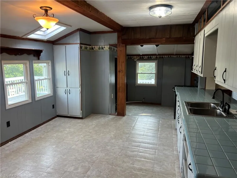4470 Burton Road Thomasville, NC 27360