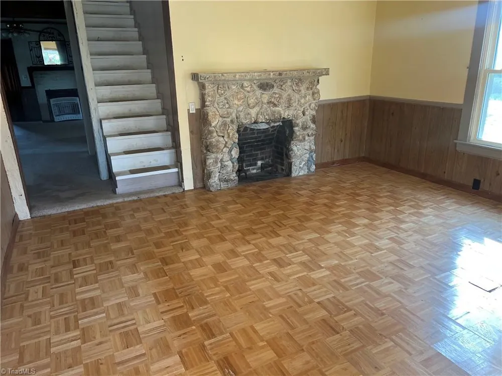 4470 Burton Road Thomasville, NC 27360