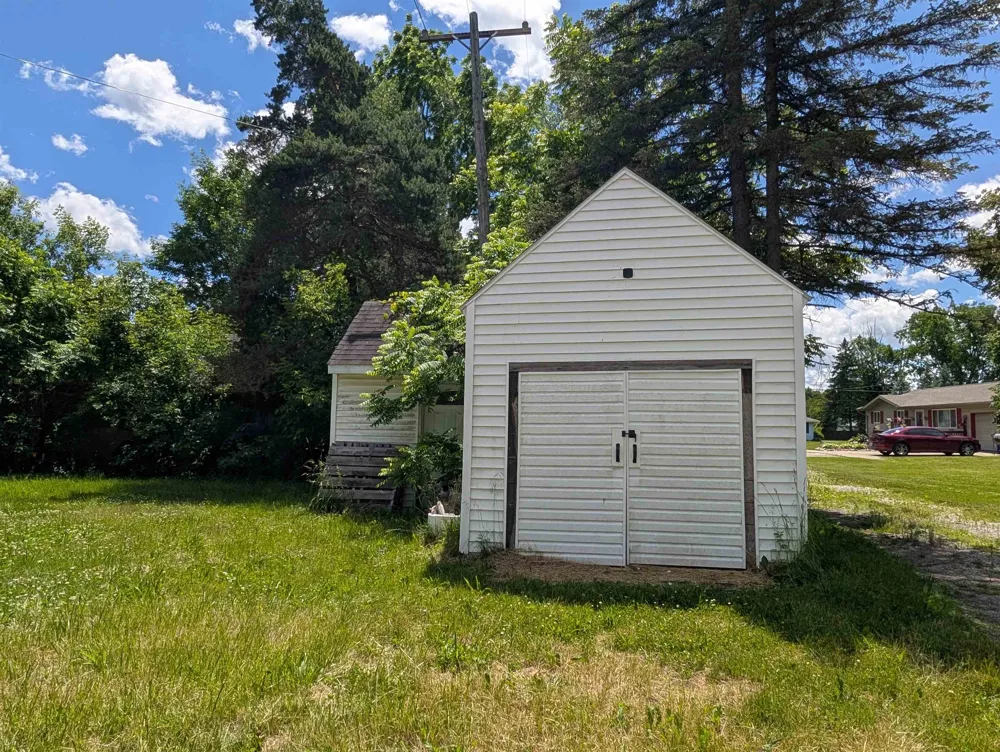 2286 California Avenue Bridgeport Charter Township, MI 48601