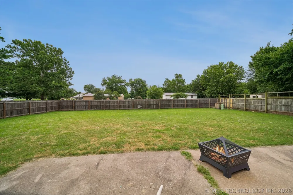 1011 Forest Place Jenks, OK 74037