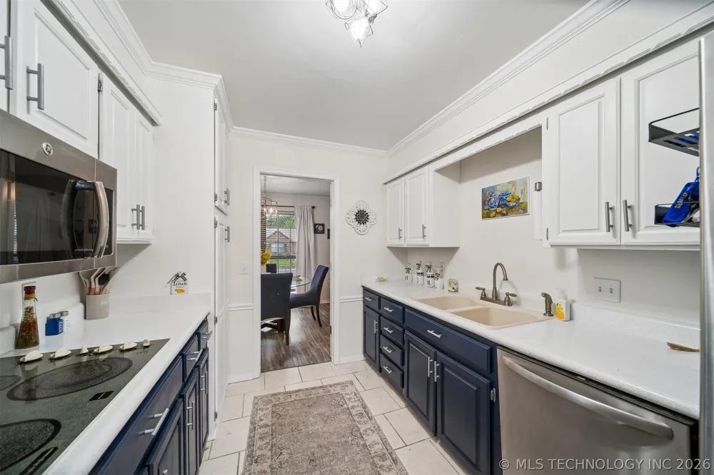 1011 Forest Place Jenks, OK 74037