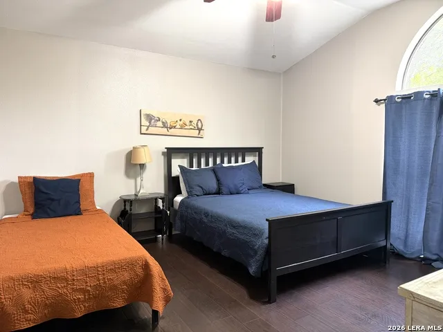 647 CYPRESSGREEN DR San Antonio, TX 78245