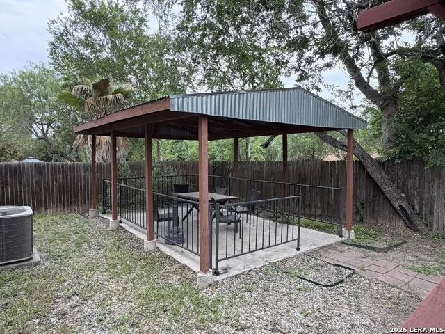 647 CYPRESSGREEN DR San Antonio, TX 78245