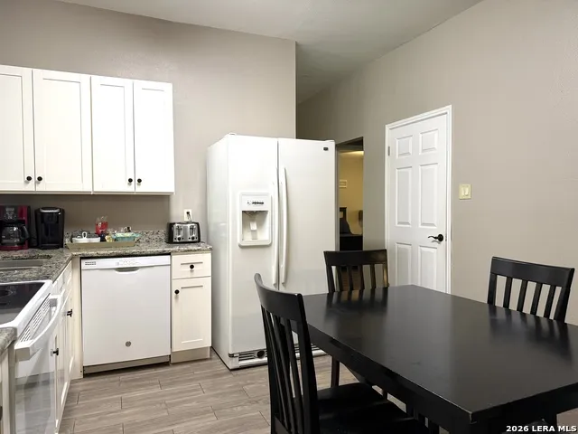 647 CYPRESSGREEN DR San Antonio, TX 78245