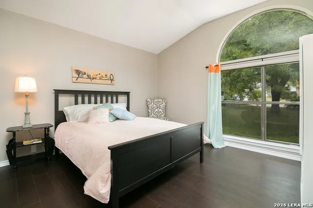 647 CYPRESSGREEN DR San Antonio, TX 78245