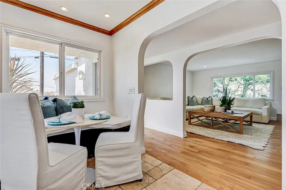 1102 10th Hermosa Beach, CA 90254
