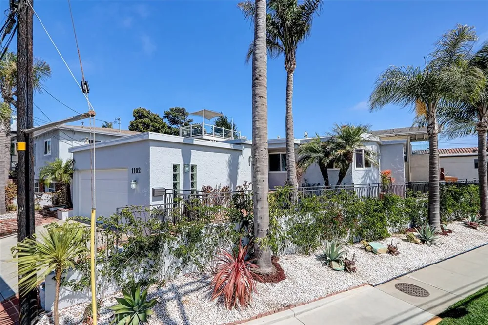 1102 10th Hermosa Beach, CA 90254