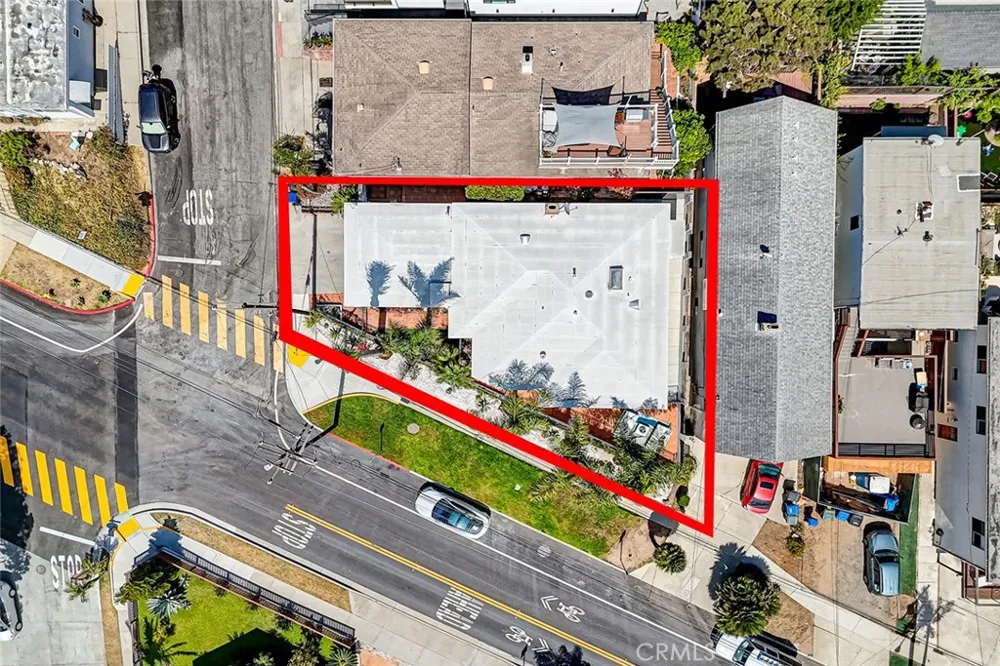 1102 10th Hermosa Beach, CA 90254