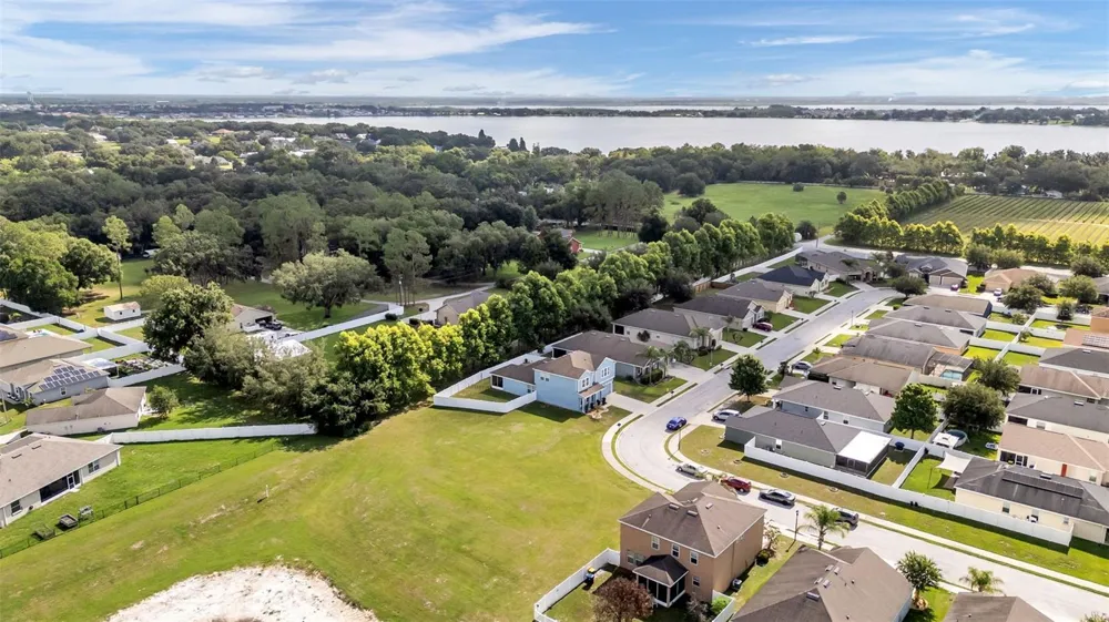 1358 WINDWARD OAKS LOOP Auburndale, FL 33823