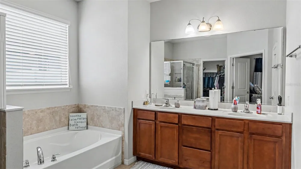 1358 WINDWARD OAKS LOOP Auburndale, FL 33823