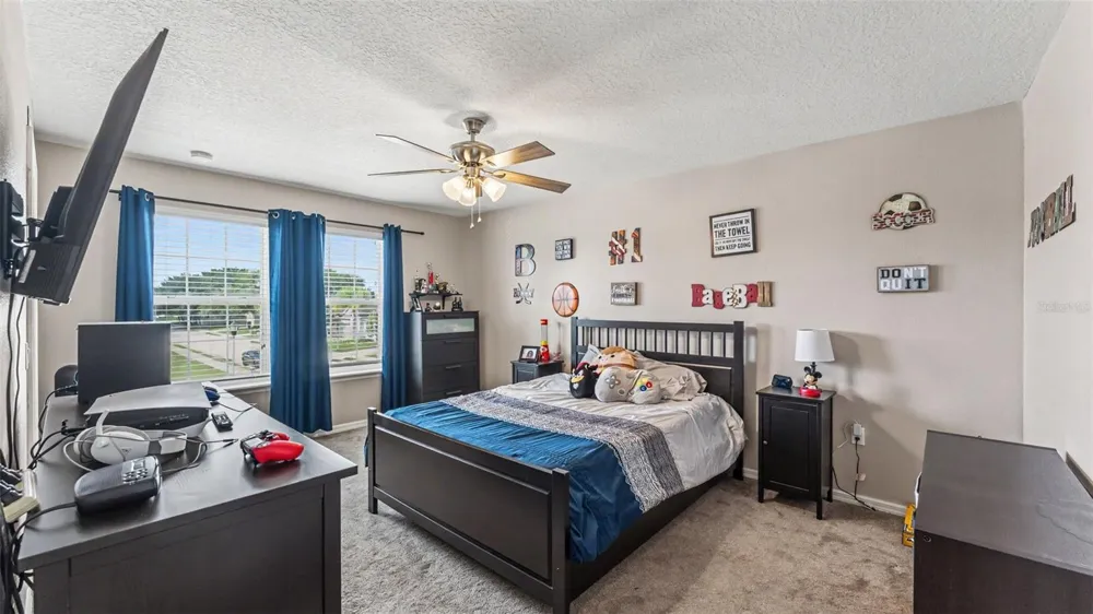 1358 WINDWARD OAKS LOOP Auburndale, FL 33823