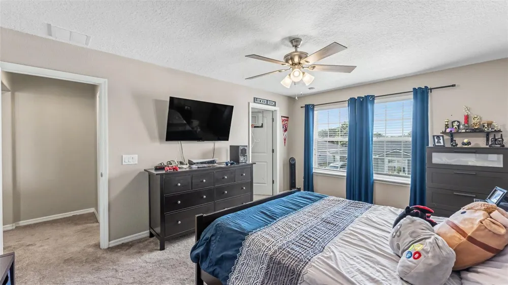 1358 WINDWARD OAKS LOOP Auburndale, FL 33823