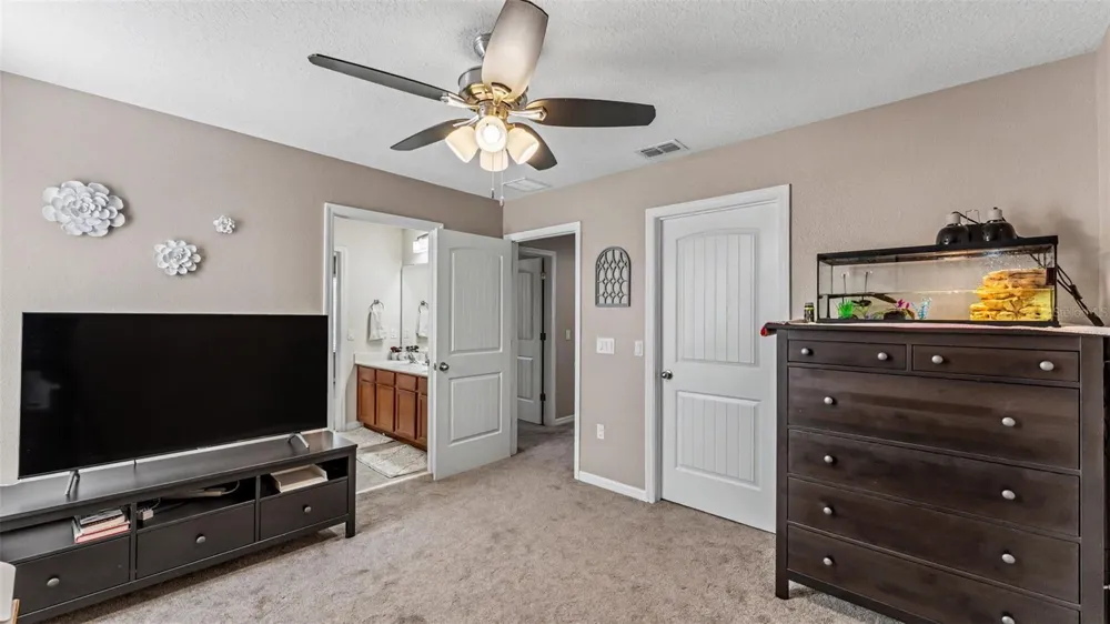 1358 WINDWARD OAKS LOOP Auburndale, FL 33823