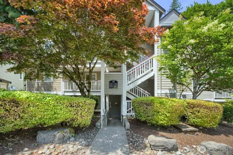 18501 SE Newport Way #M352