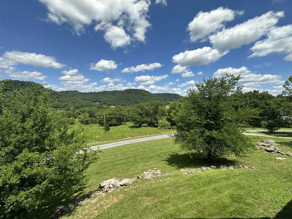 16 Eckert Ln Pleasant Shade, TN 37145