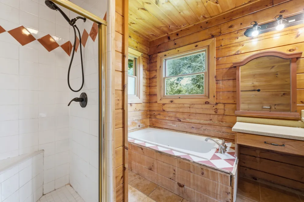 16 Eckert Ln Pleasant Shade, TN 37145