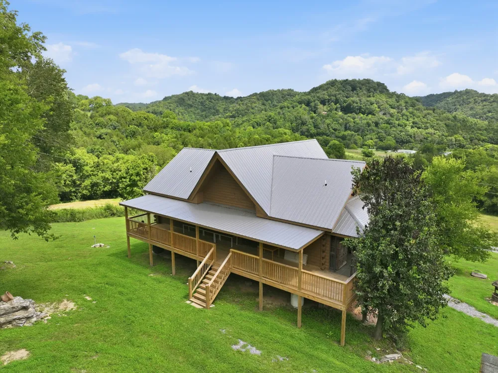 16 Eckert Ln Pleasant Shade, TN 37145