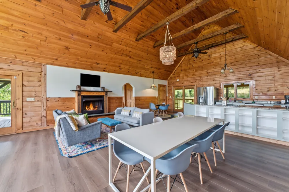 16 Eckert Ln Pleasant Shade, TN 37145
