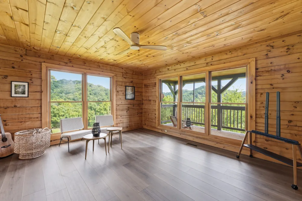 16 Eckert Ln Pleasant Shade, TN 37145