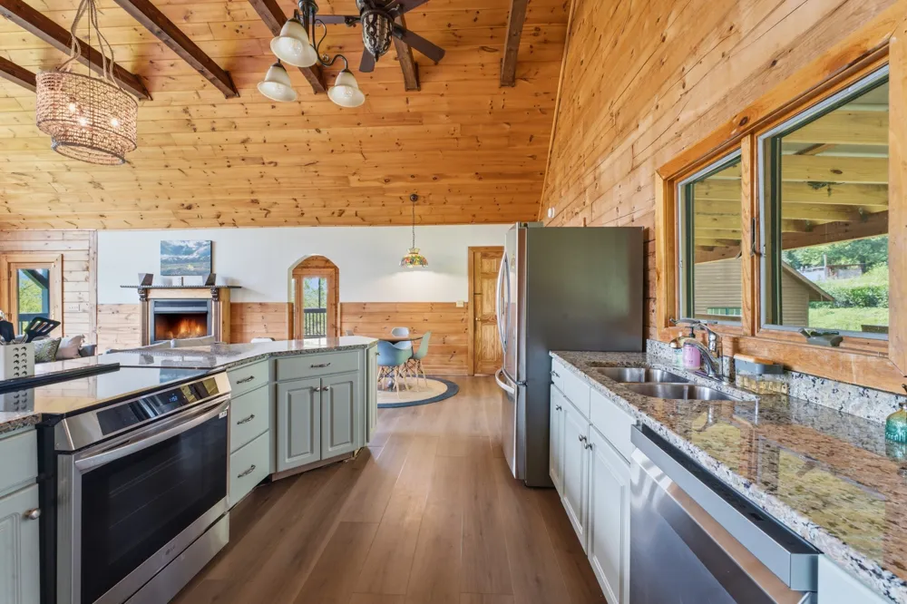 16 Eckert Ln Pleasant Shade, TN 37145