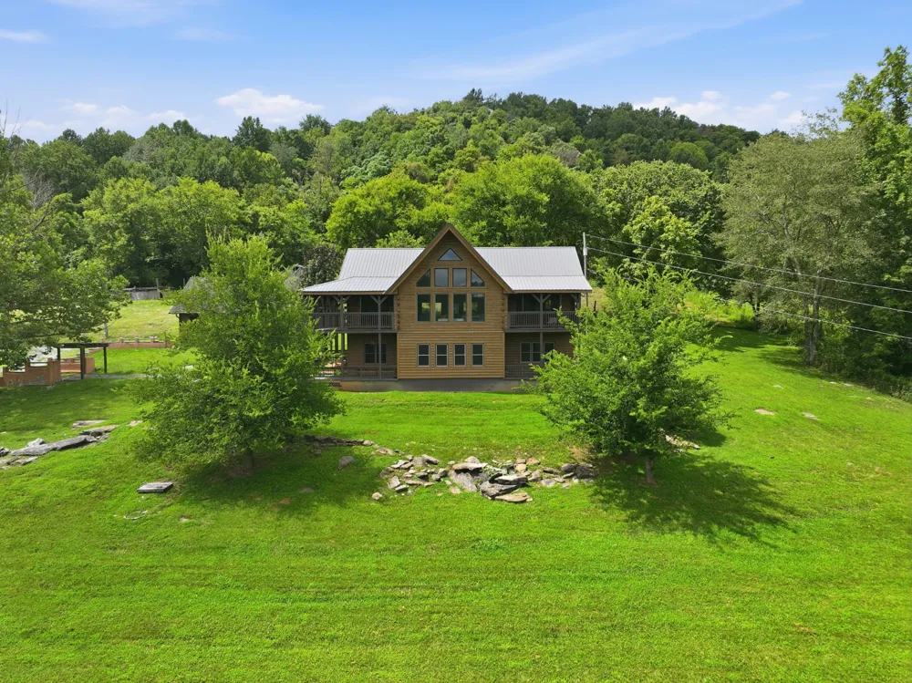 16 Eckert Ln Pleasant Shade, TN 37145