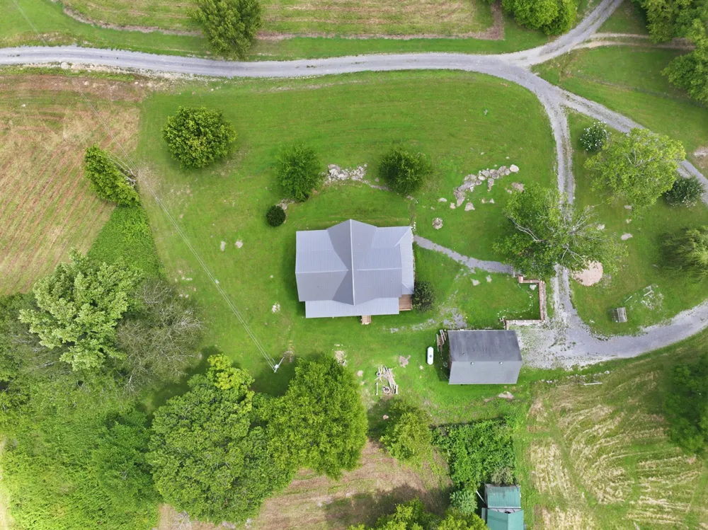 16 Eckert Ln Pleasant Shade, TN 37145