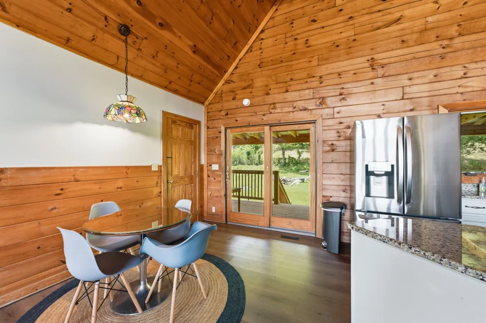 16 Eckert Ln Pleasant Shade, TN 37145