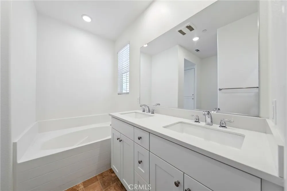 8757 Roving Place Chino, CA 91708