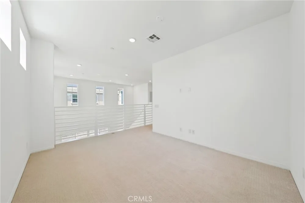 8757 Roving Place Chino, CA 91708