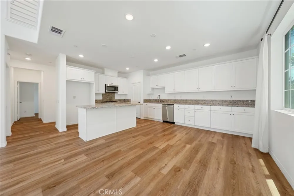8757 Roving Place Chino, CA 91708