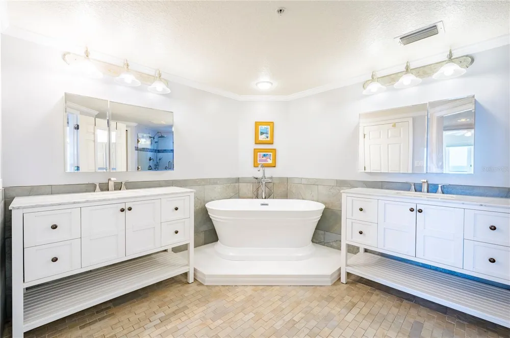 16750 GULF BOULEVARD #311 North Redington Beach, FL 33708