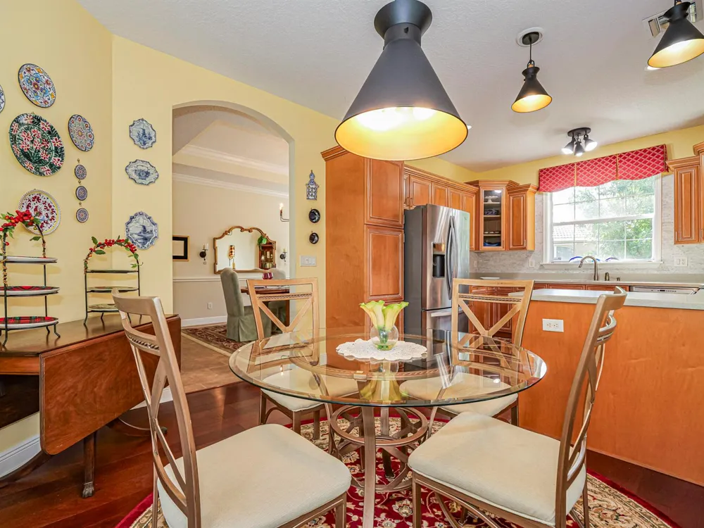 5873 Pine Ridge Circle Vero Beach, FL 32967