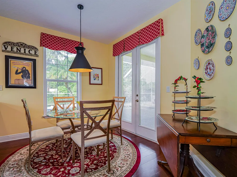 5873 Pine Ridge Circle Vero Beach, FL 32967