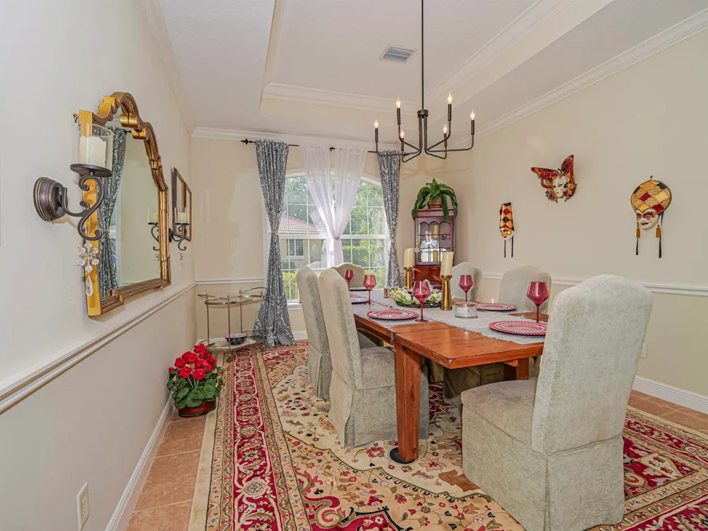 5873 Pine Ridge Circle Vero Beach, FL 32967
