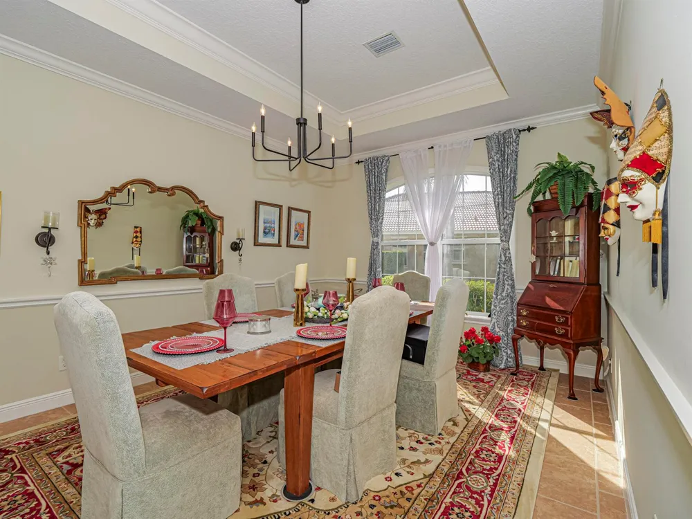 5873 Pine Ridge Circle Vero Beach, FL 32967