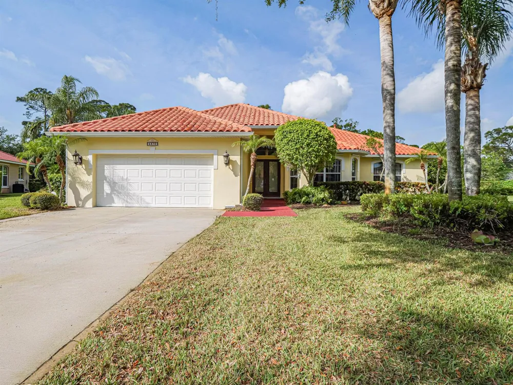 5873 Pine Ridge Circle Vero Beach, FL 32967