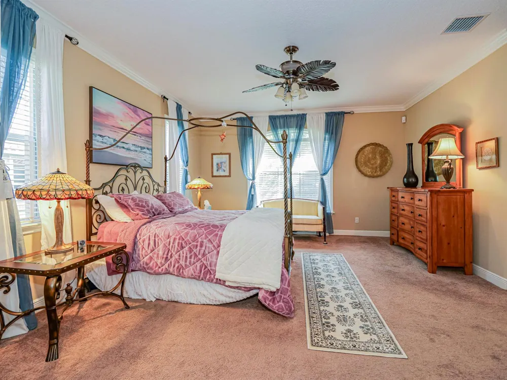 5873 Pine Ridge Circle Vero Beach, FL 32967