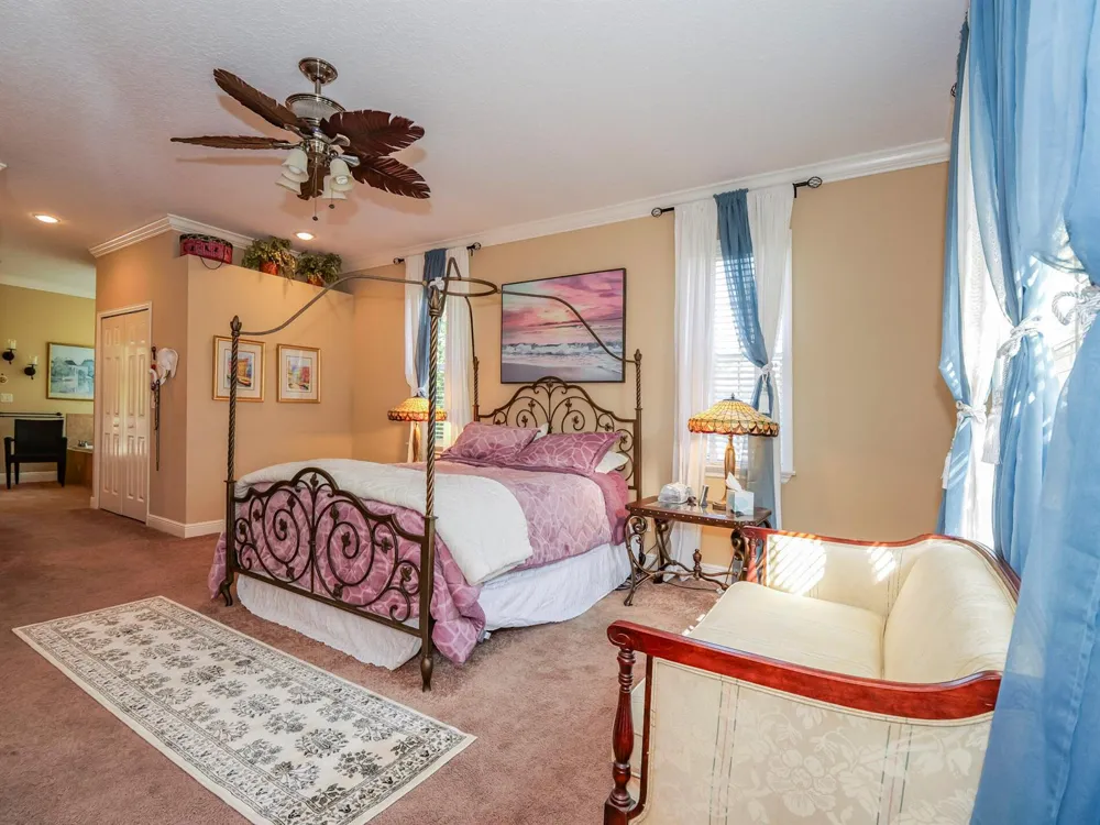 5873 Pine Ridge Circle Vero Beach, FL 32967
