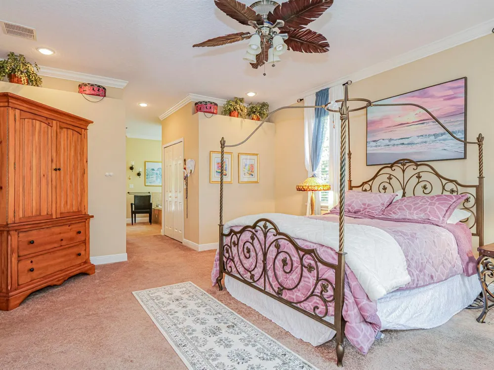 5873 Pine Ridge Circle Vero Beach, FL 32967
