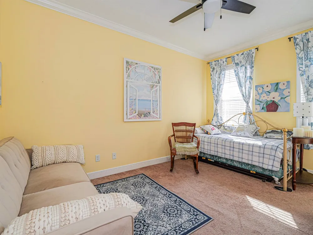 5873 Pine Ridge Circle Vero Beach, FL 32967