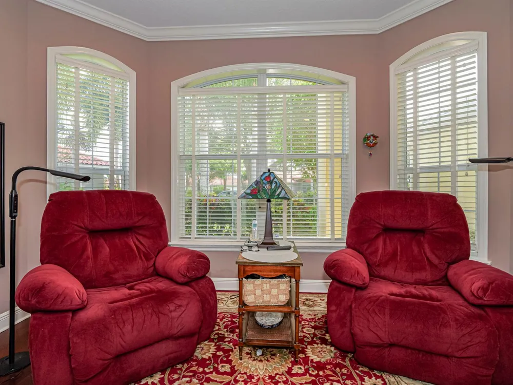 5873 Pine Ridge Circle Vero Beach, FL 32967